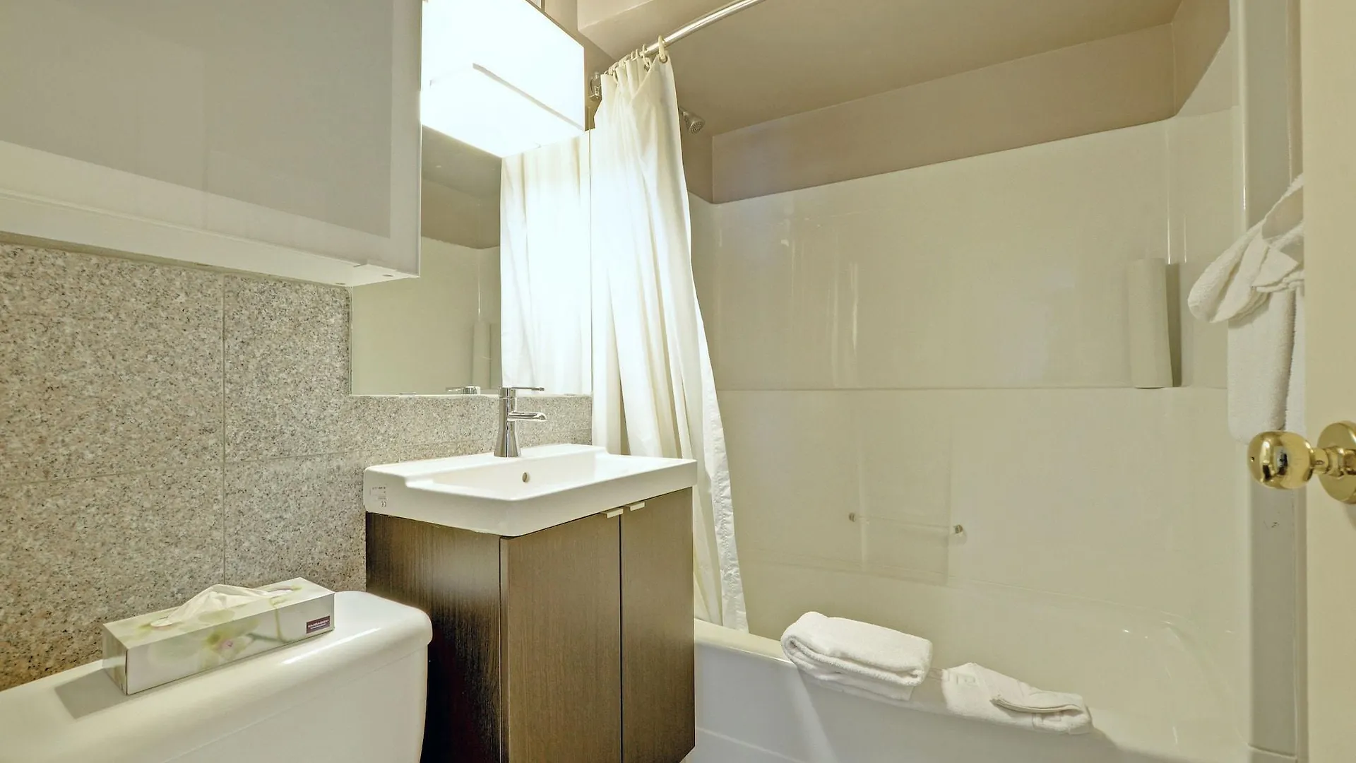 ** Hotel Helm'S Inn Victoria Canada