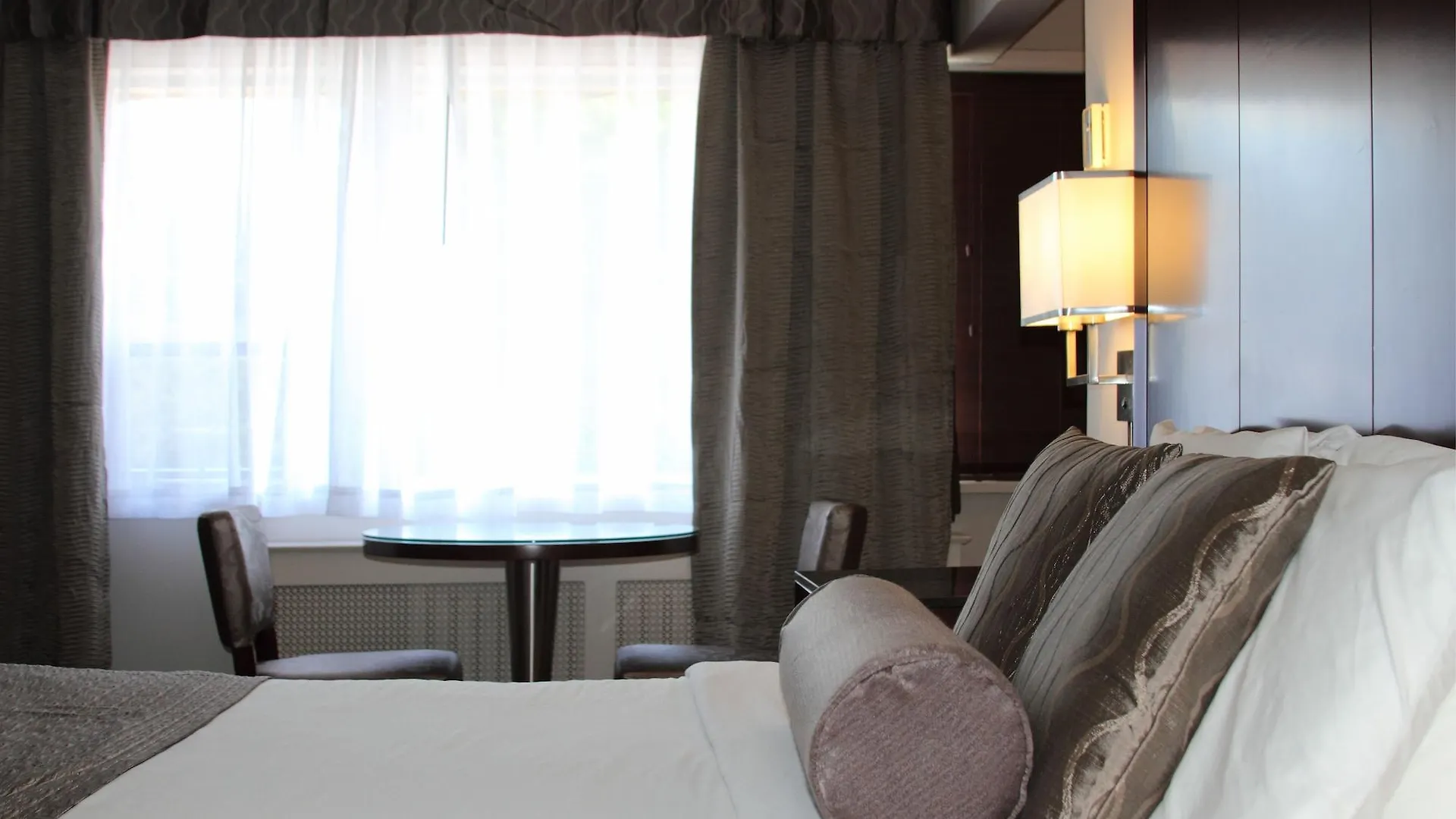 Helm'S Inn Victoria Hotel