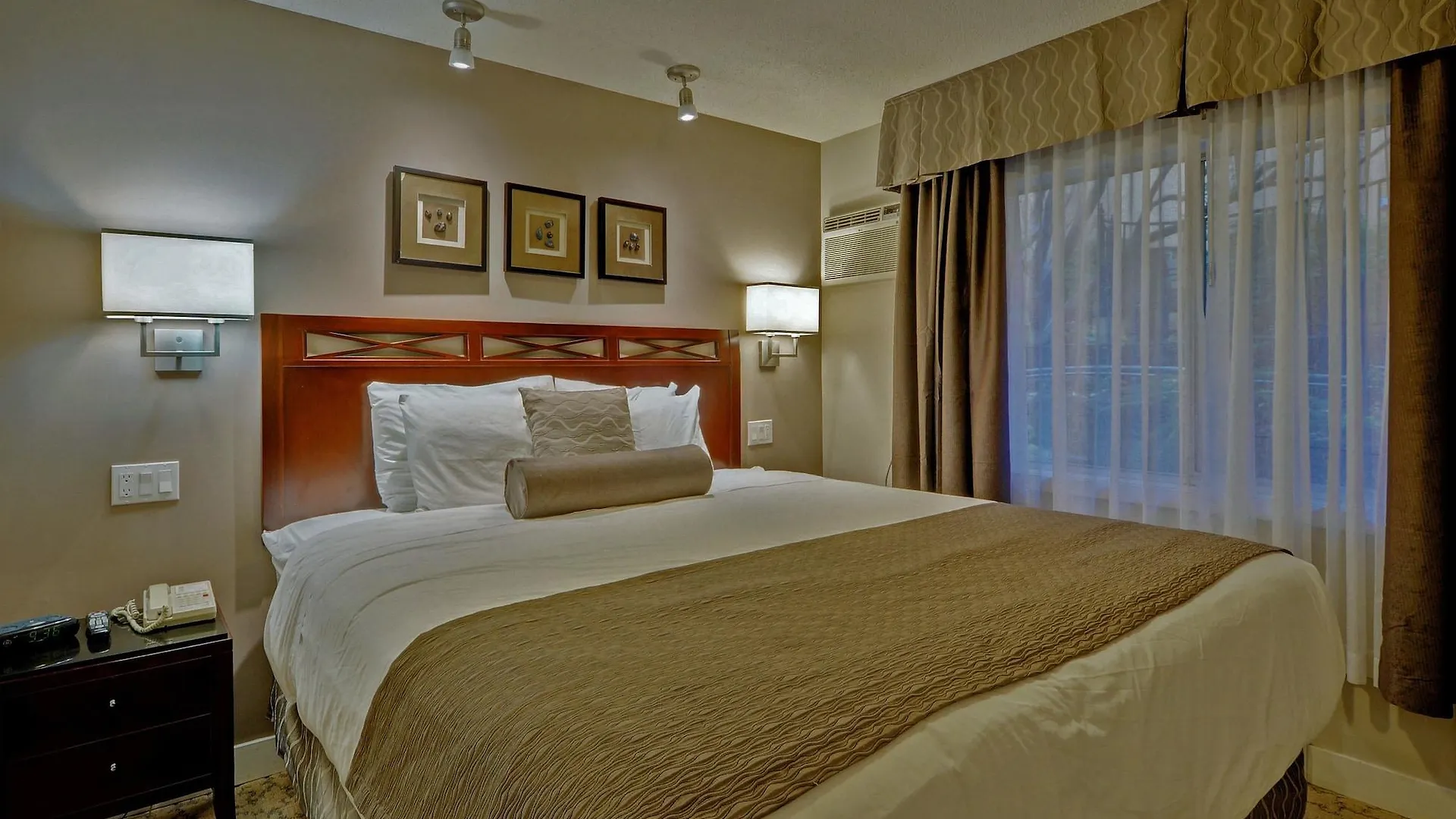 Helm'S Inn Victoria