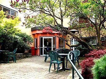 ויקטוריה Helm'S Inn מלון